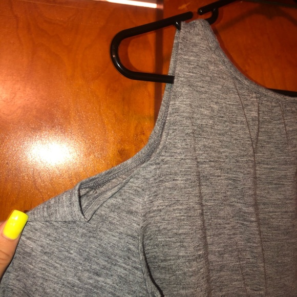 Off the Shoulder long sleeve - Picture 4 of 4